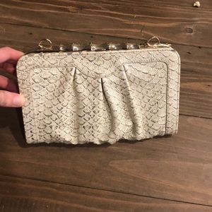 Elaine Turner cream and gold clutch  EUC